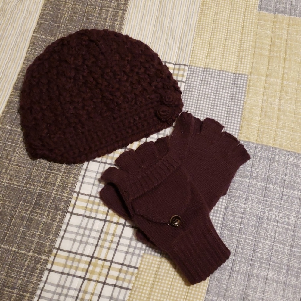 Dark purple beanie and mitten set